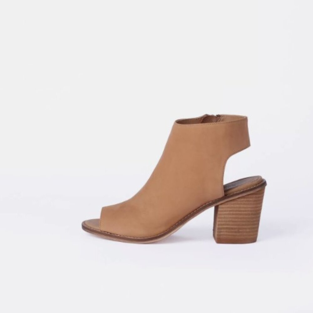 Chinese Laundry Calvin Women's Bootie in Natural Nubuck, US 10 - New/Box
